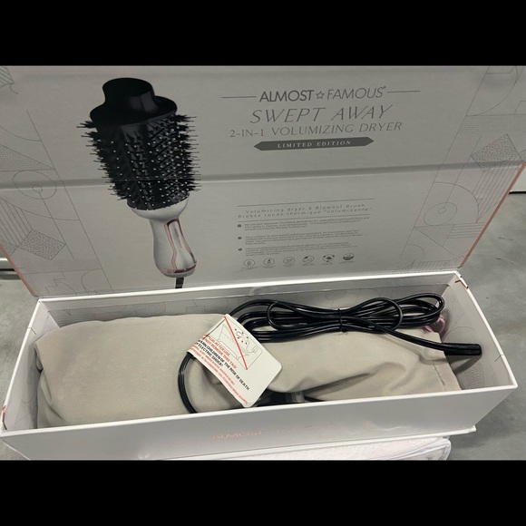 Almost Famous Angelica White 2-in-1 blowout brush - Picture 3 of 5